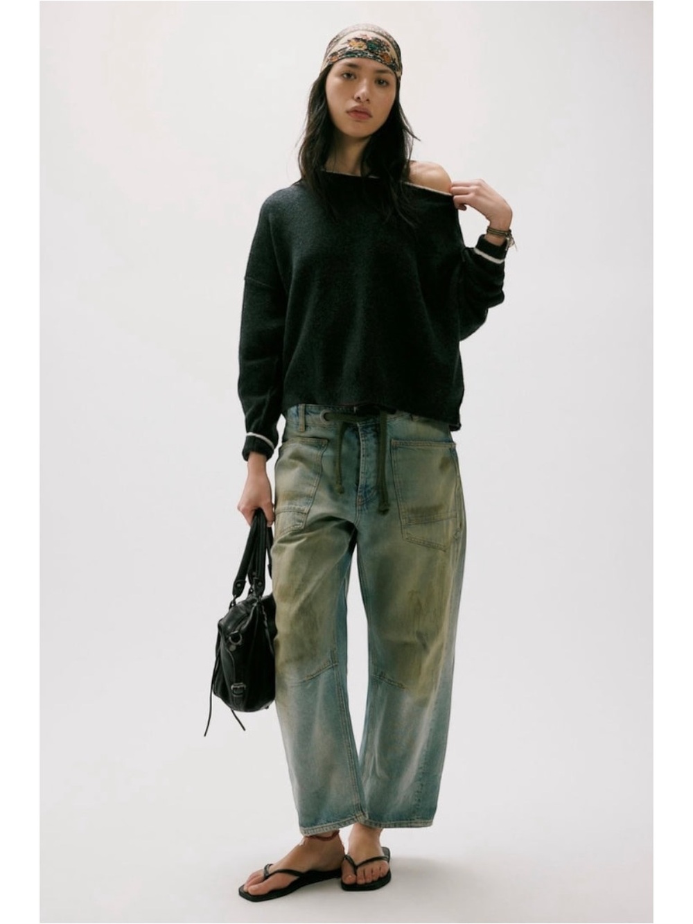 Free People We The Free Moxie Low Slung Pull On Barrel Jeans in Roll Around 32